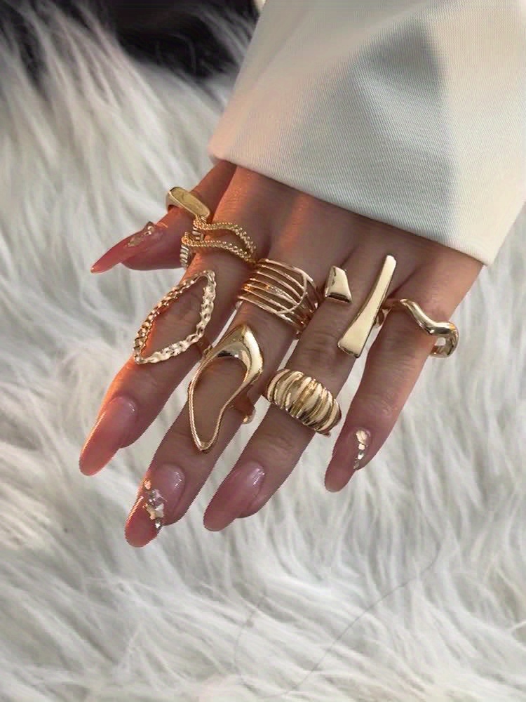 8pcs Fashionable Irregular Rhombus Wave Ring Set Women's Party Style